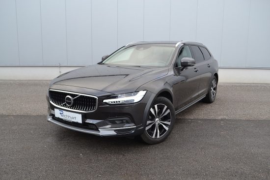 Volvo V90 Cross Country B4 AWD Geartronic bei Autohaus Reichhart in 