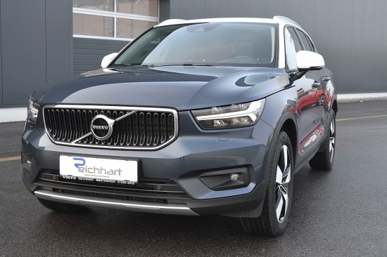 Volvo XC40 T2 Momentum Pro Geartronic bei Autohaus Reichhart in 