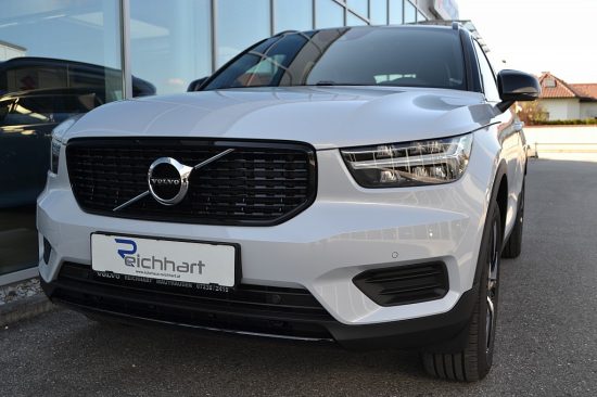 Volvo XC40 T4 Recharge PHEV R Design bei Autohaus Reichhart in 