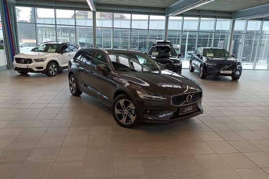 Volvo V60 Cross Country Ultimate B4 AWD Geartronic bei Autohaus Reichhart in 