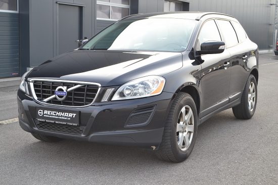 Volvo XC60 FWD Kinetic Drive bei Autohaus Reichhart in 